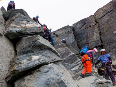 022-Der Weg zum Gipfel fuehrt ueber das Eisleitl 